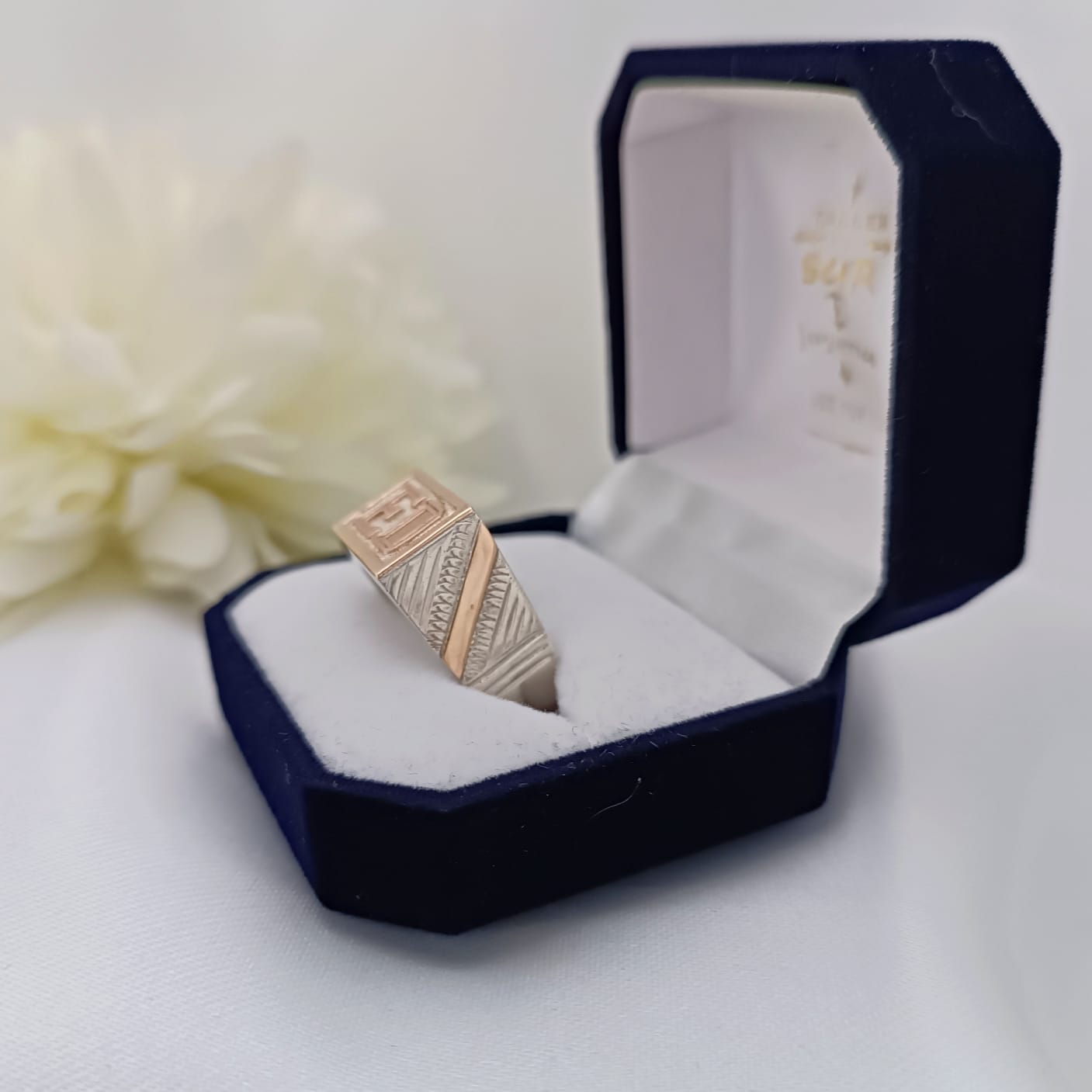 Anillo Iniciales Joven