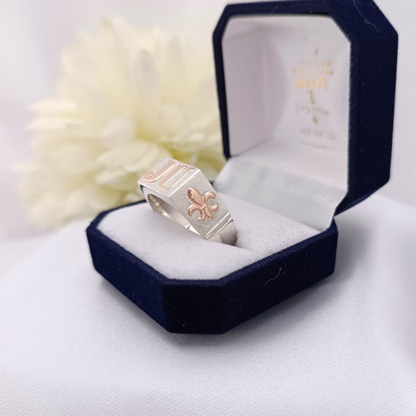 Anillo Iniciales Joven