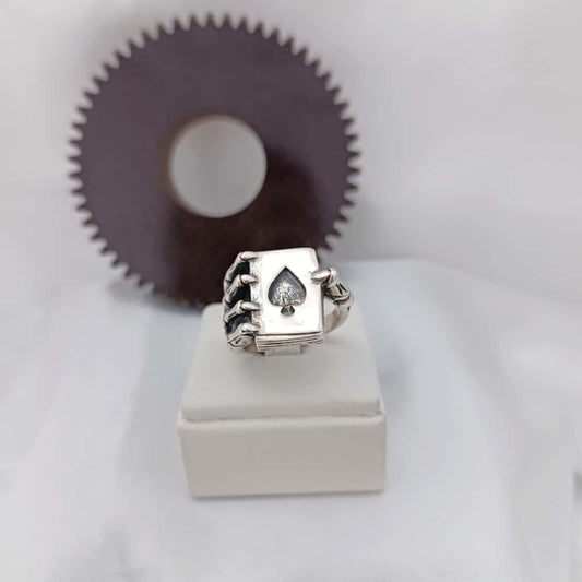 Anillo Gótico Póker