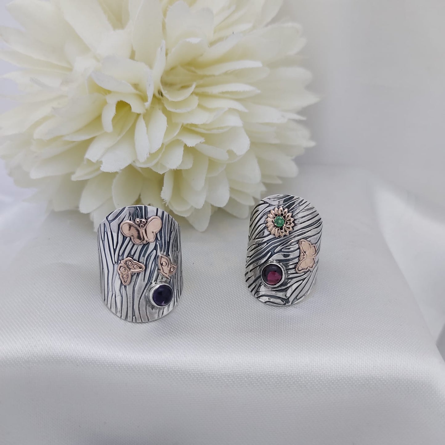 Anillos Texturados con Piedras
