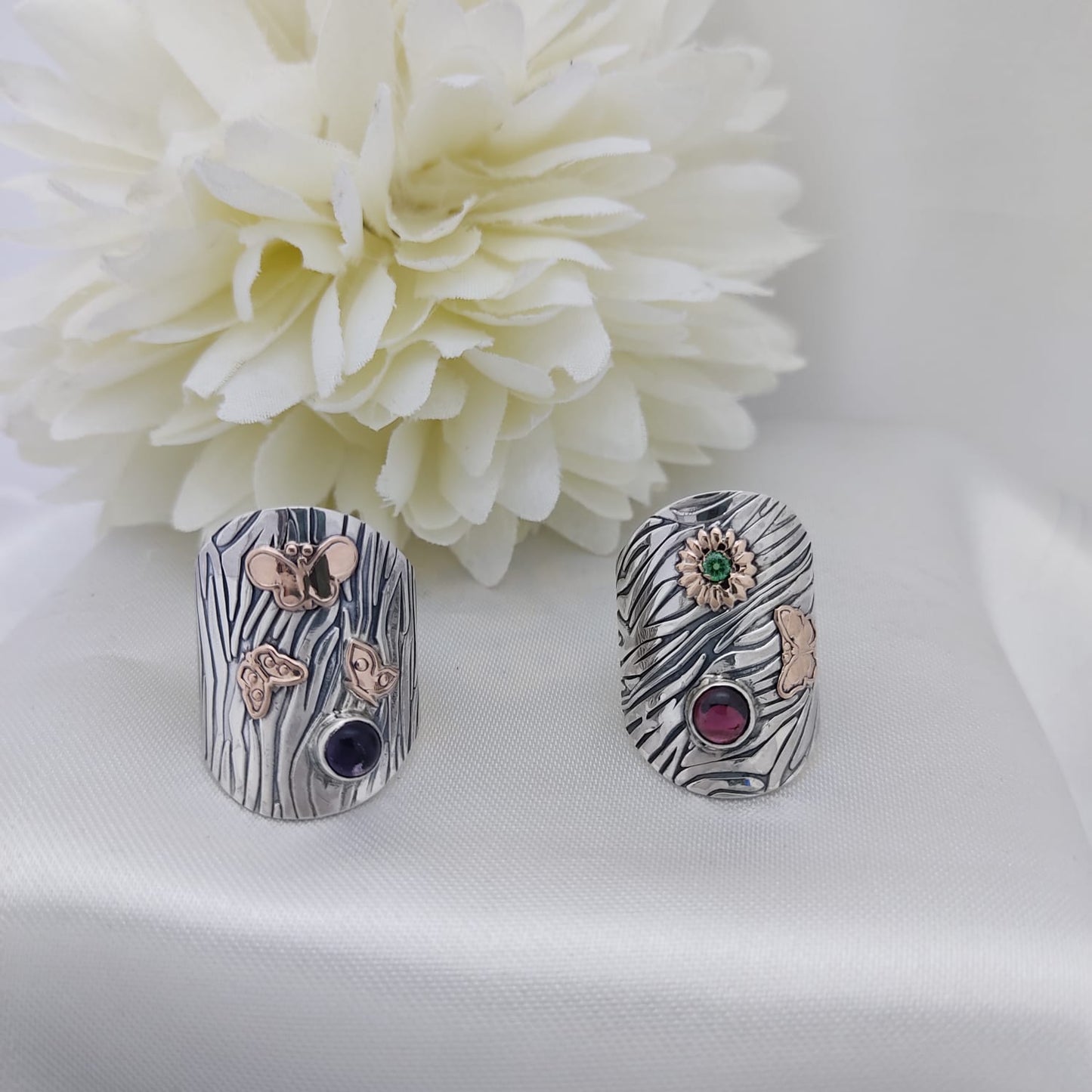 Anillos Texturados con Piedras