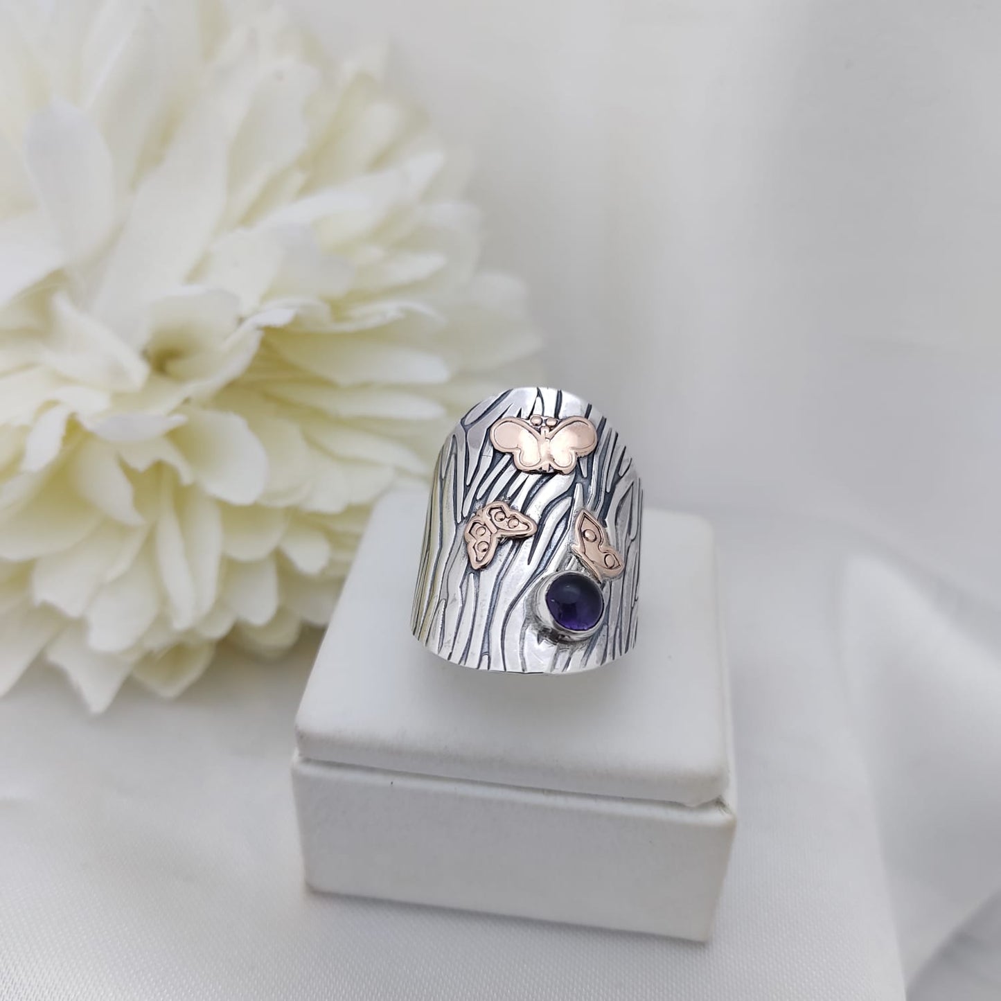 Anillos Texturados con Piedras
