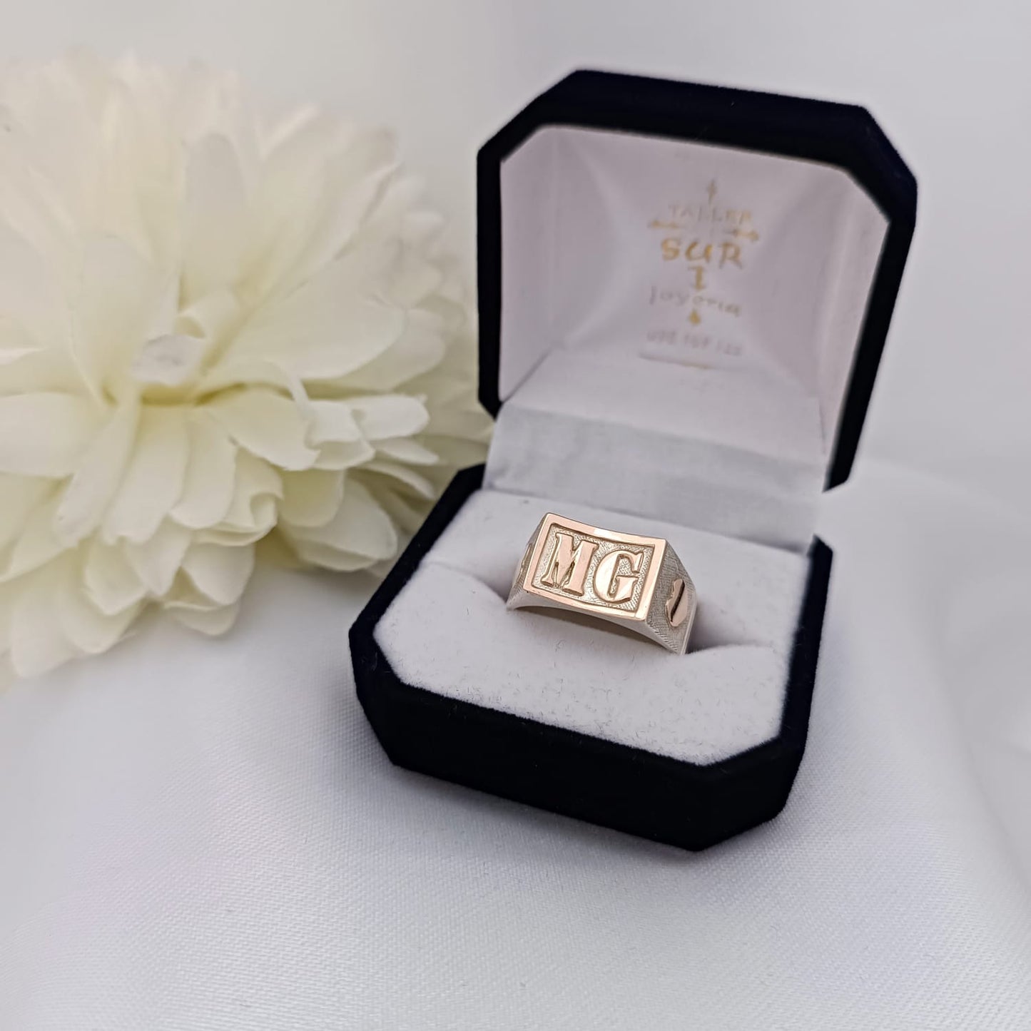 Anillo Iniciales Joven