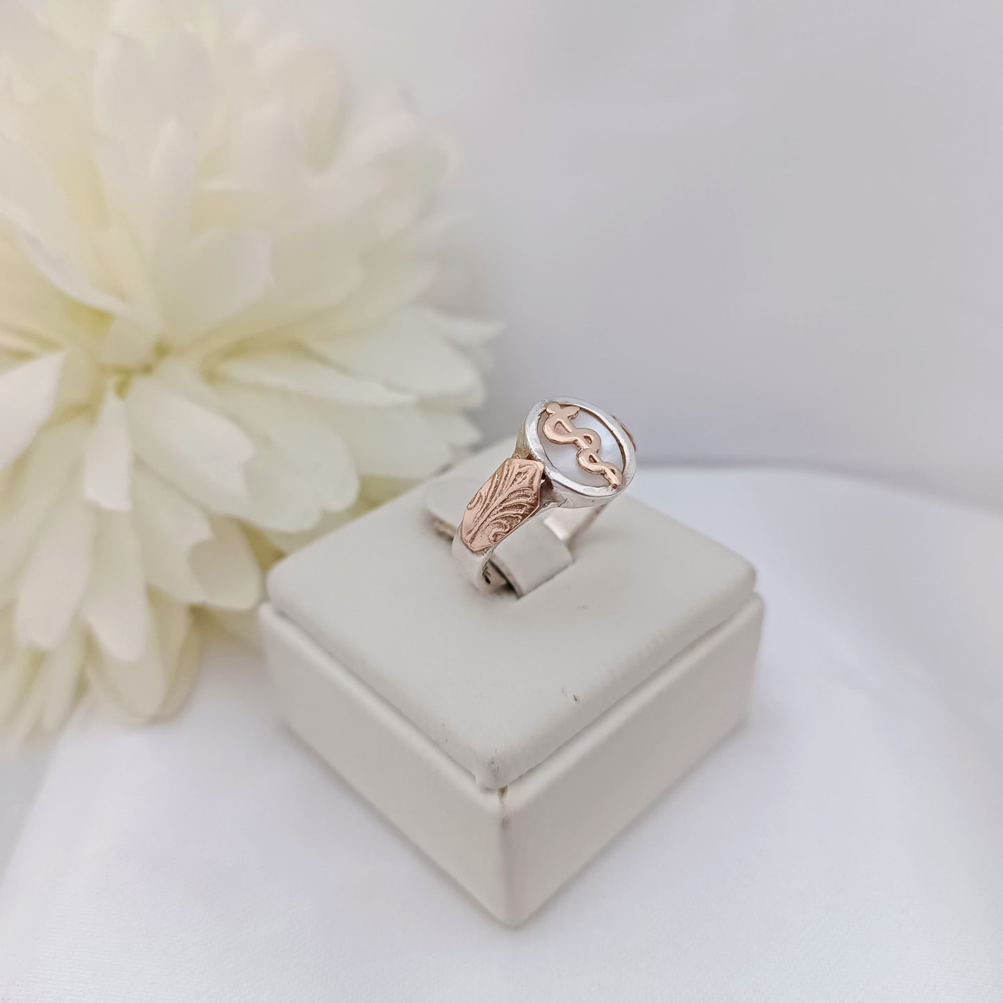 Anillos Profesión Medicina con Nácar