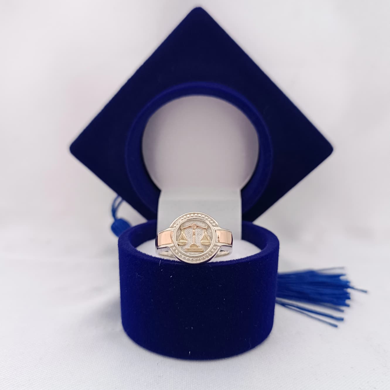 Anillos Profesión Abogacía Logo Moderno