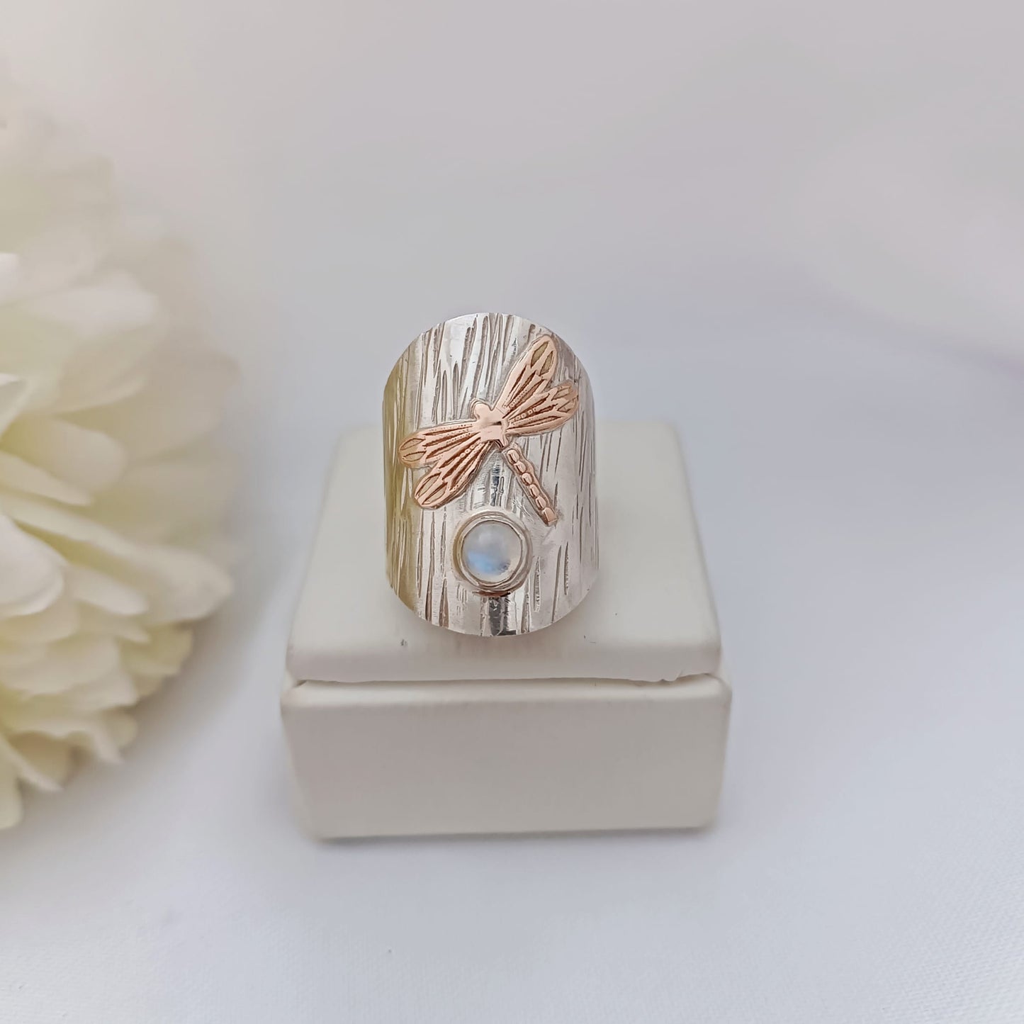 Anillos Texturados con Piedras